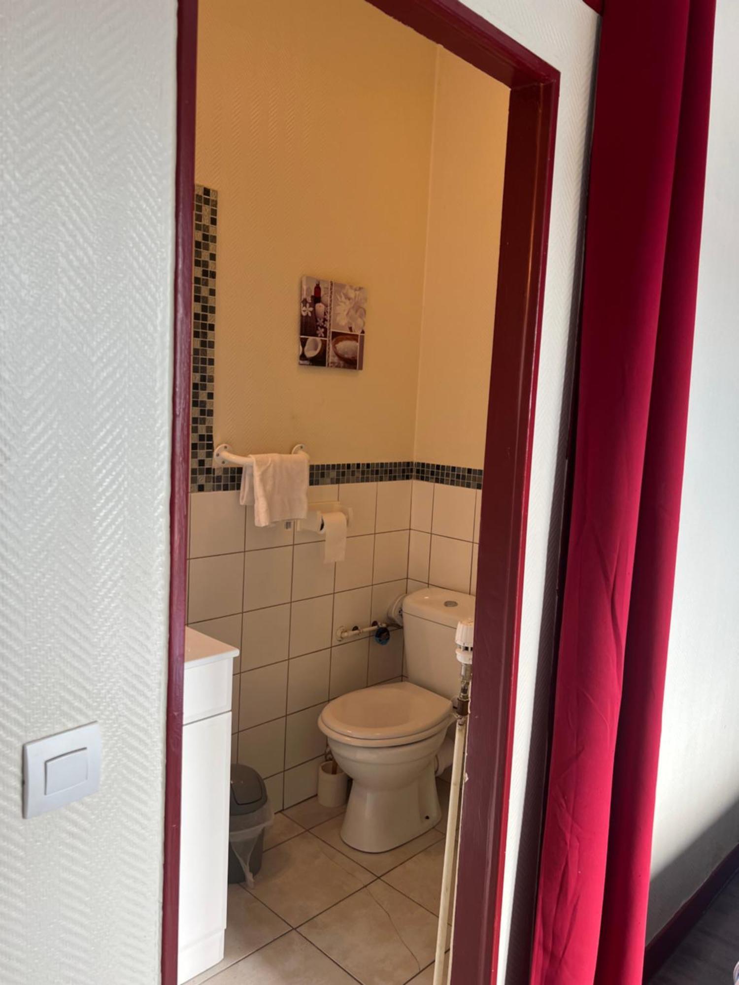 Hotel Des 2 Gares Auxerre Bagian luar foto