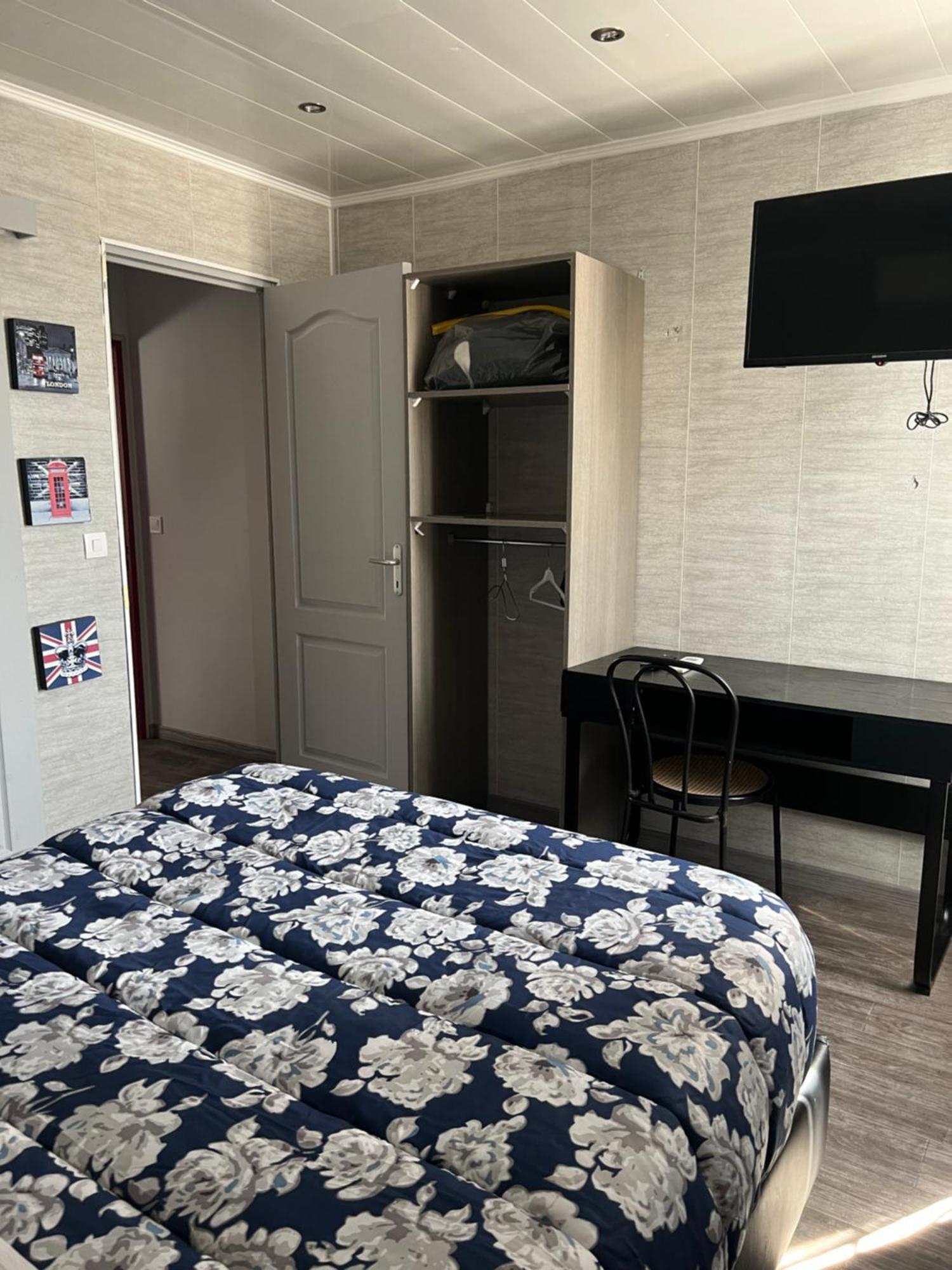 Hotel Des 2 Gares Auxerre Bagian luar foto