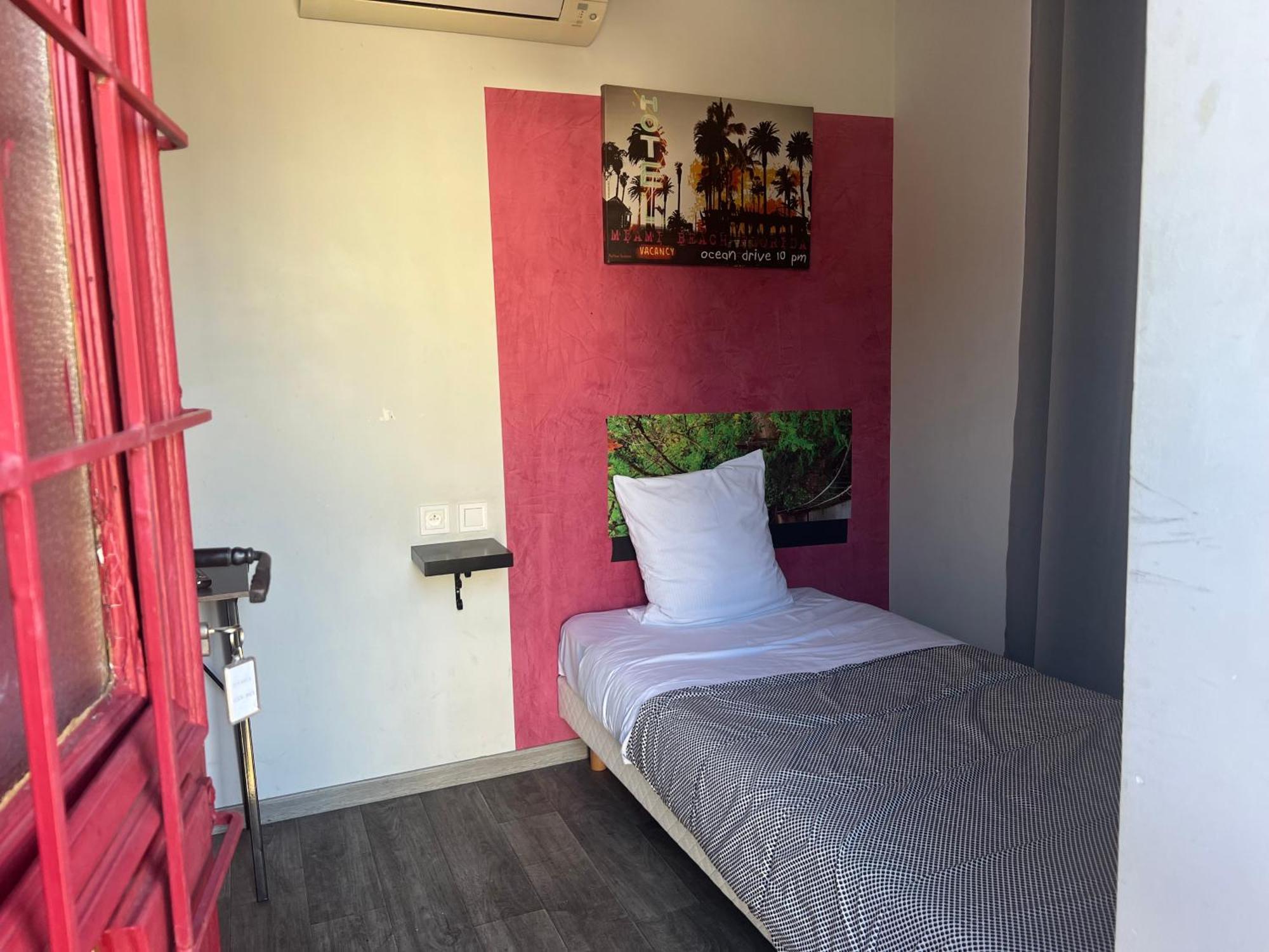 Hotel Des 2 Gares Auxerre Bagian luar foto