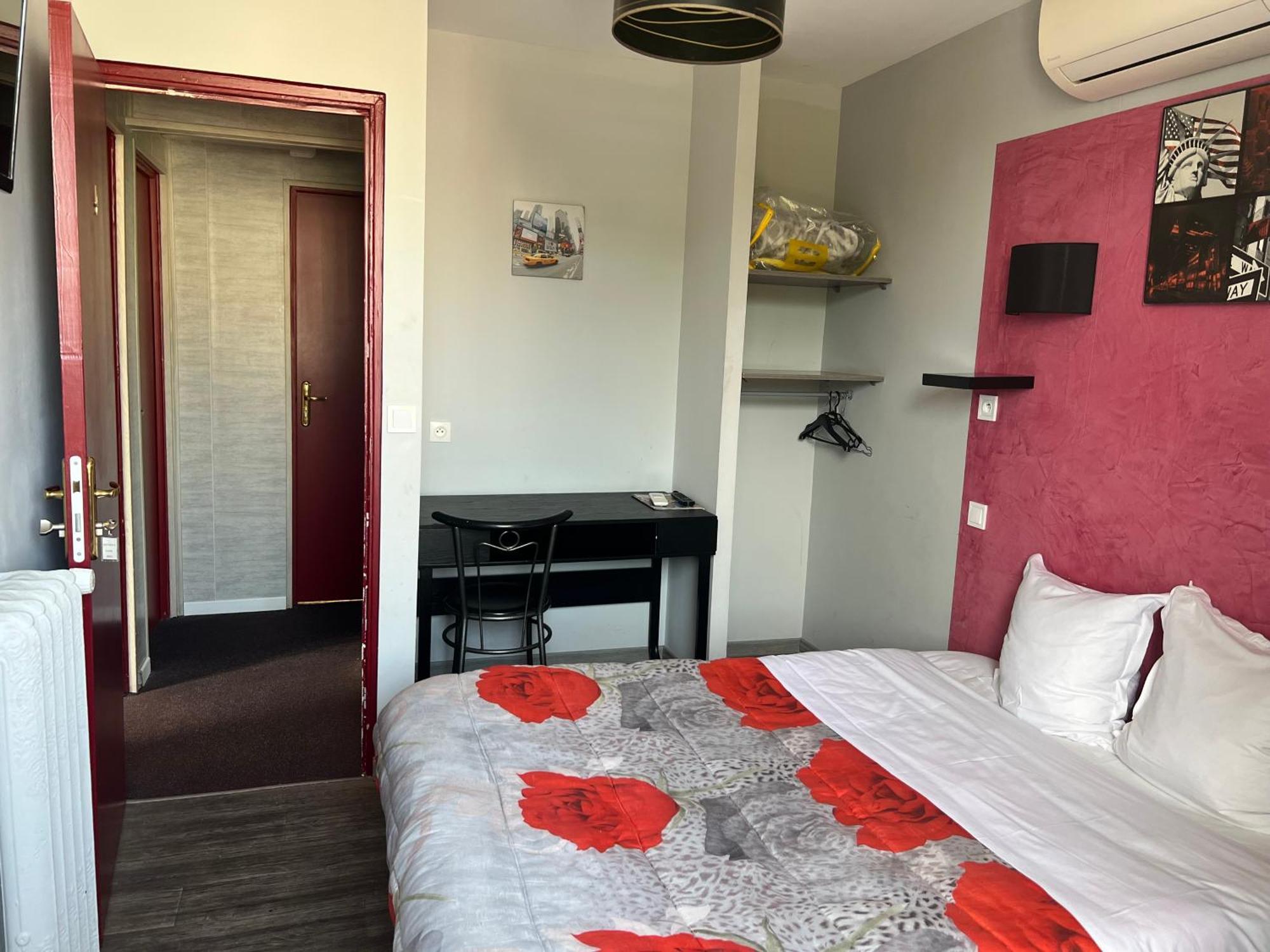 Hotel Des 2 Gares Auxerre Bagian luar foto