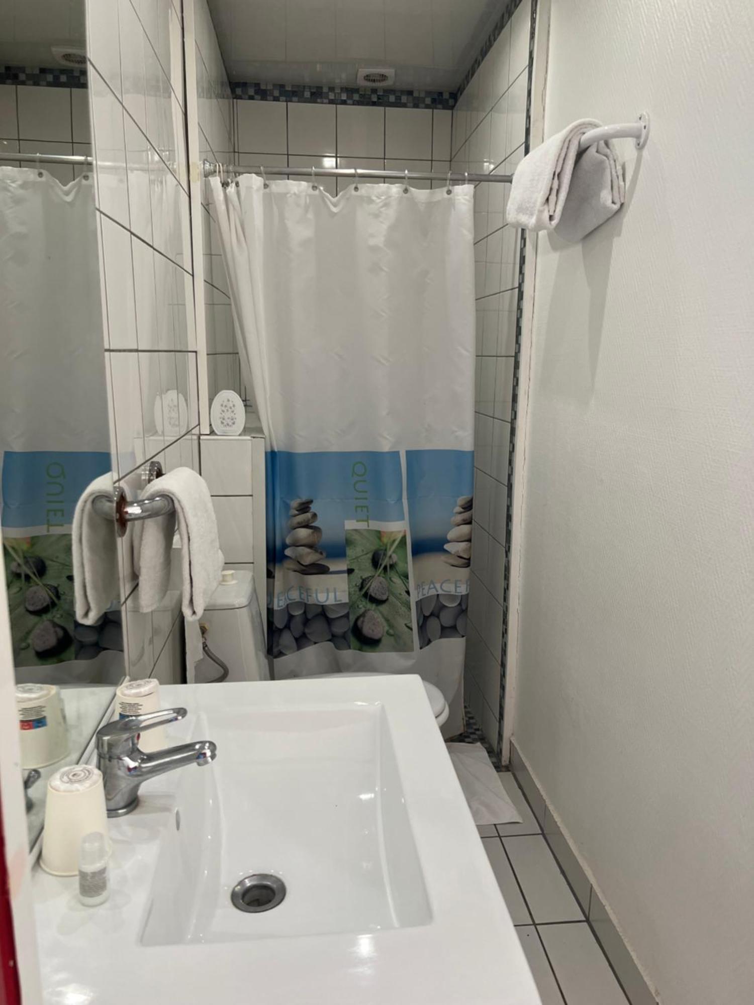 Hotel Des 2 Gares Auxerre Bagian luar foto