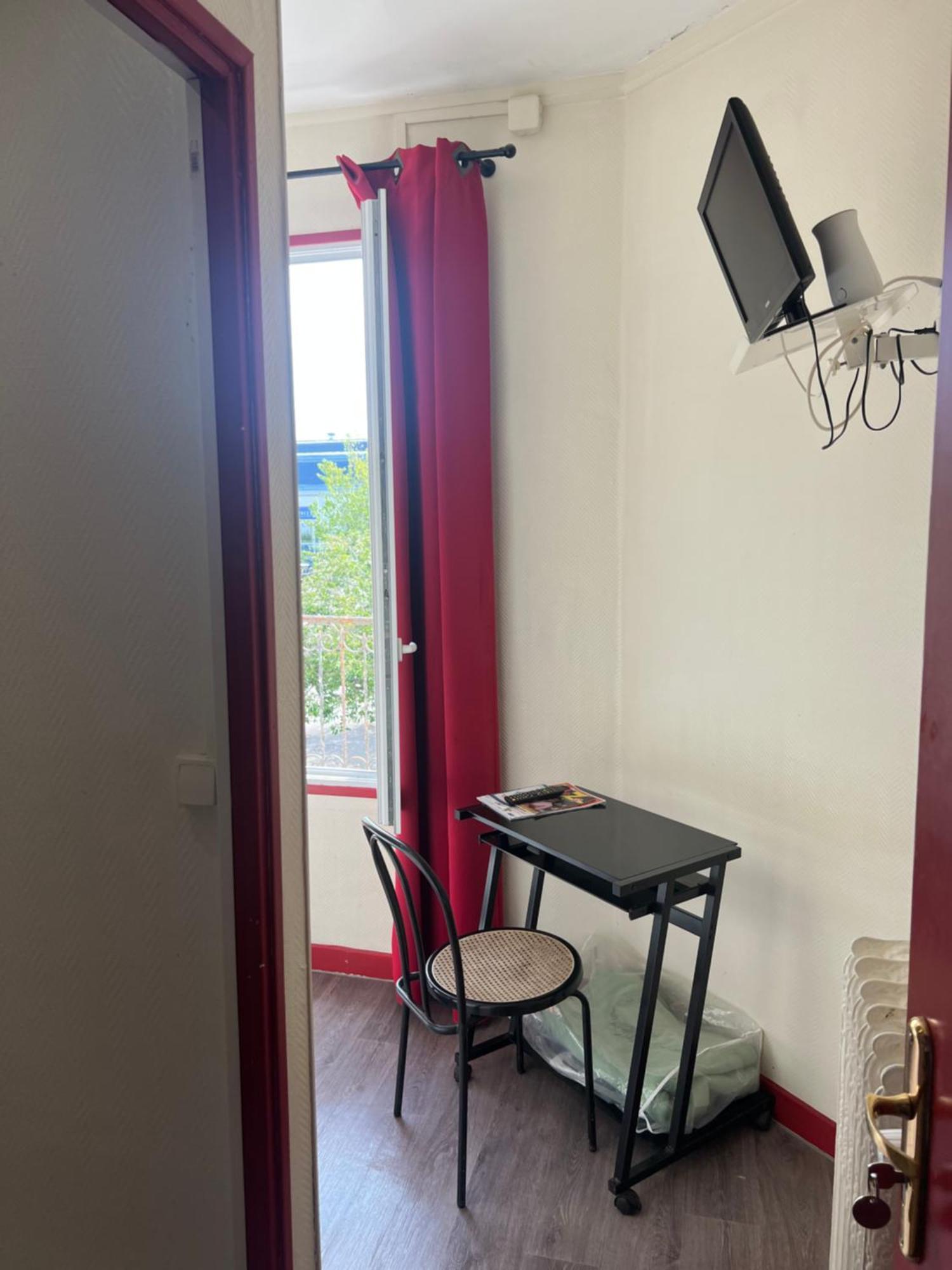 Hotel Des 2 Gares Auxerre Bagian luar foto